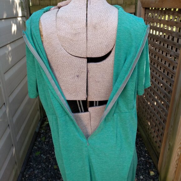 Handmade Green T-Shirt Dress Size Medium Mennonite Cape Prairie - Picture 10 of 12
